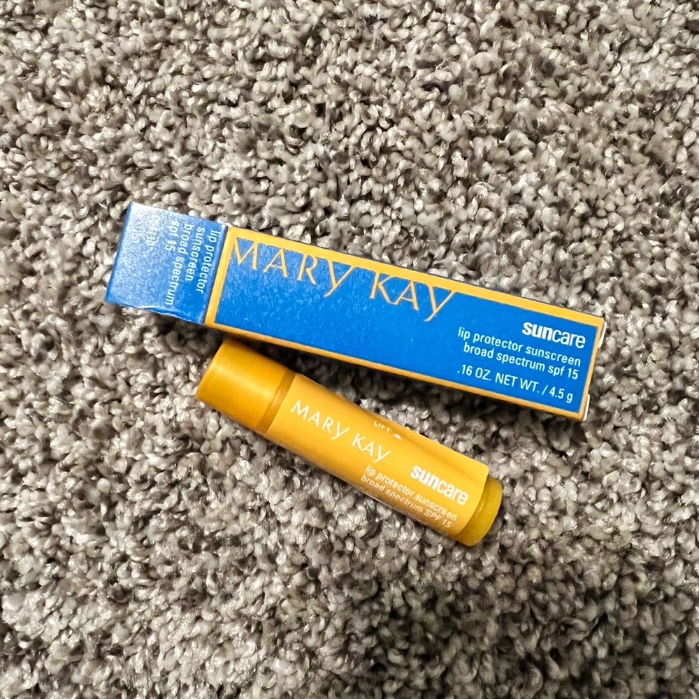 Mary Kay Lip Protector Sun Screen